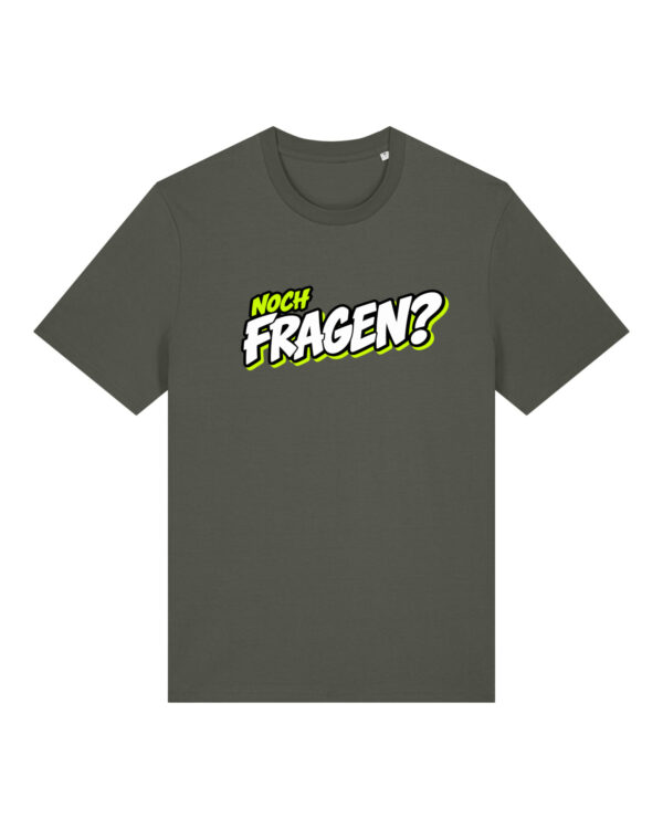 gerissen-wie-ein-lamm-schriftzug-fragen__stanley-stella-creator-2-0__khaki__front-main „Noch Fragen?“-Shirt | unisex, bio, OEKOTEX-100, diverse Farben | 🛜 GERISSEN WIE EIN LAMM
